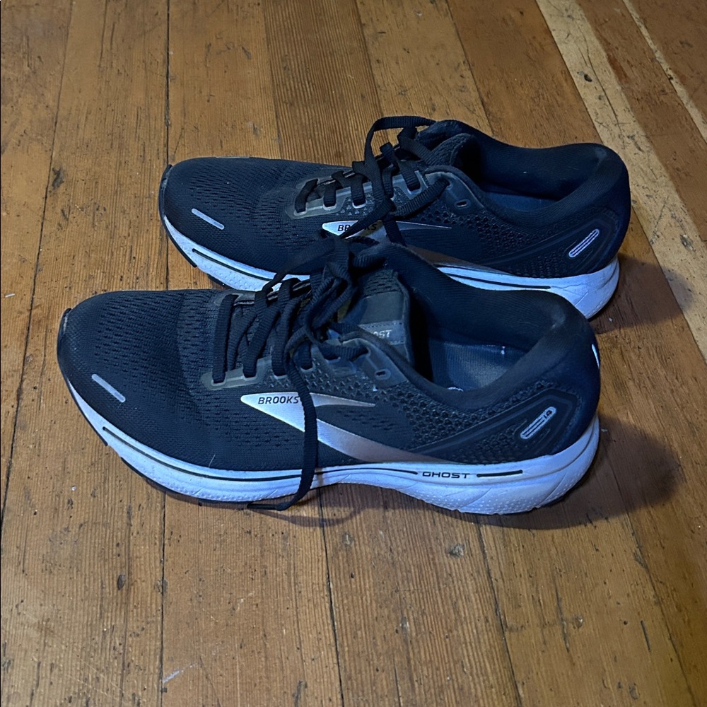 Brooks Ghost Black and White Sneakers Mens 9.5